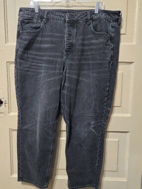 American Eagle Hi-Rise Tomgirl Black Denim Jeans GUC Size: 18 Short